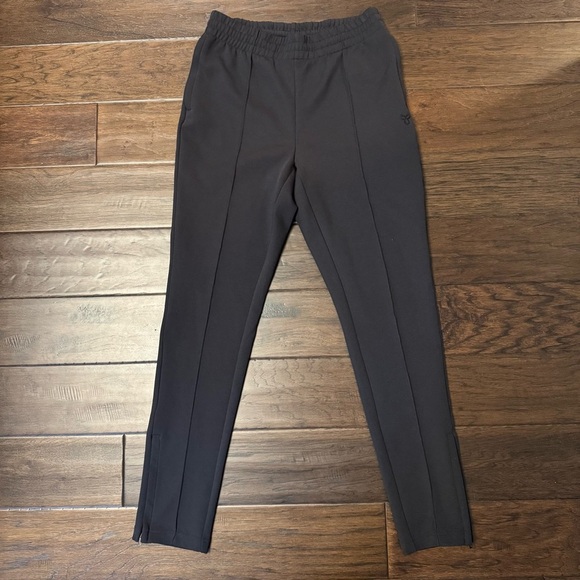 Aritzia TNA Becca Pleated Joggers - Women’s Small - Picture 1 of 11